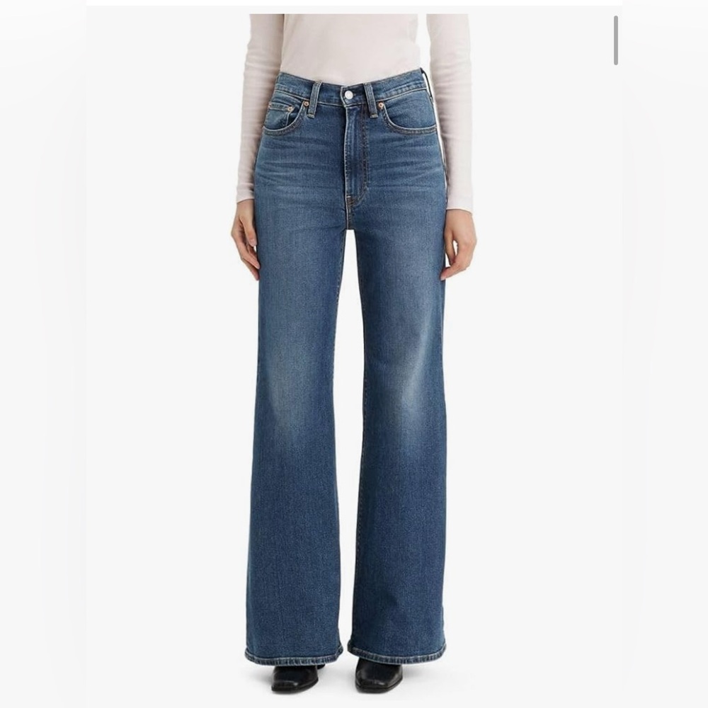 Levi's Ribcage Bell Jeans NWOT size 27